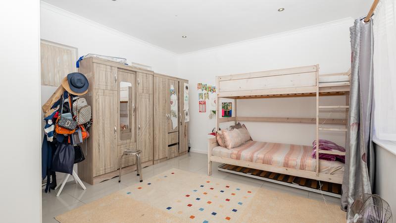 10 Bedroom Property for Sale in Constantia Western Cape